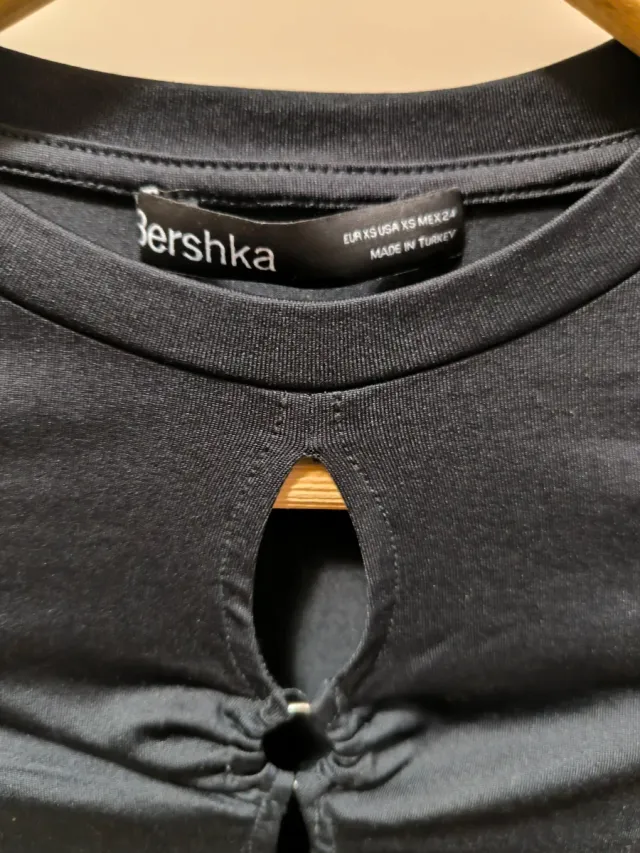 Top Bershka negro manga larga