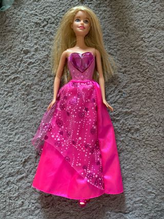 Barbie Princesa Vestido Rosa Corazóne