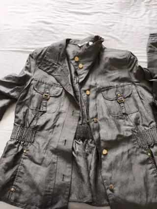 Conjunto chaqueta y pantalón gris