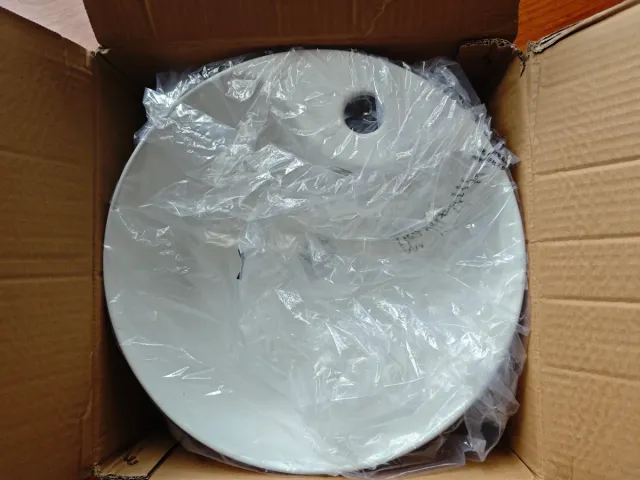 Lavabo de baño de porcelana blanco