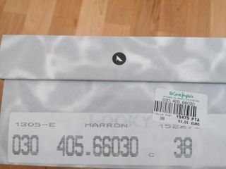 Zapatos de mujer de piel marrón