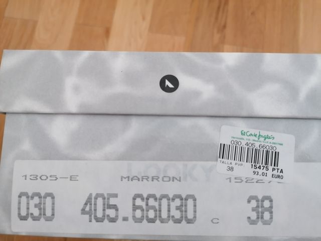 Zapatos de mujer de piel marrón