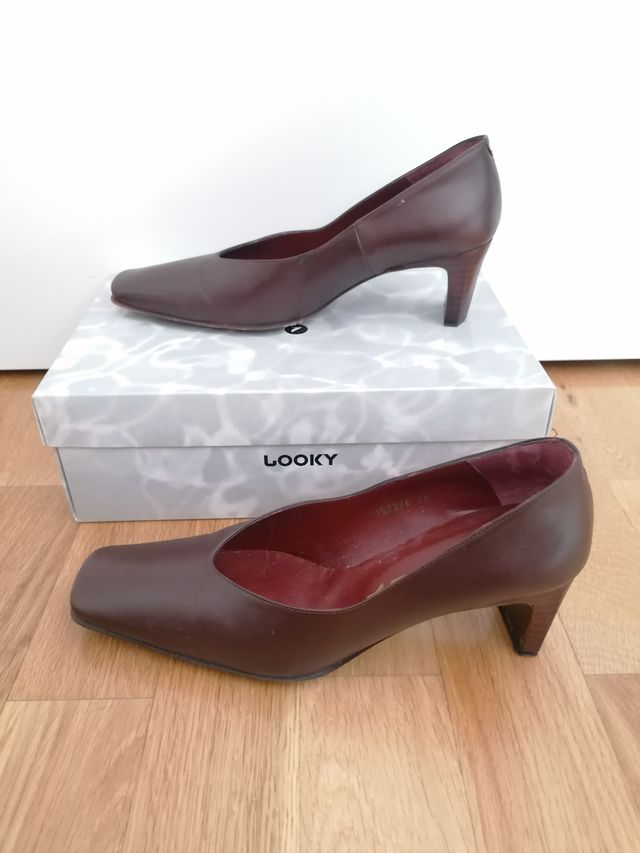 Zapatos de mujer de piel marrón