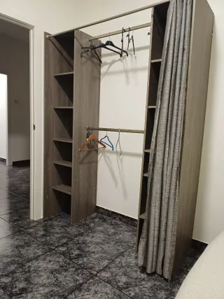 Se alquila habitación