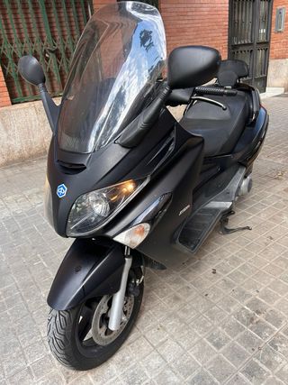 Piaggio X Evo 250 Scooter