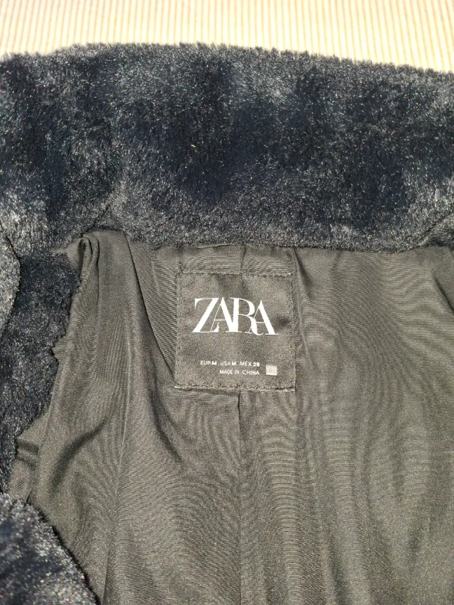 Abrigo pelo Zara negro