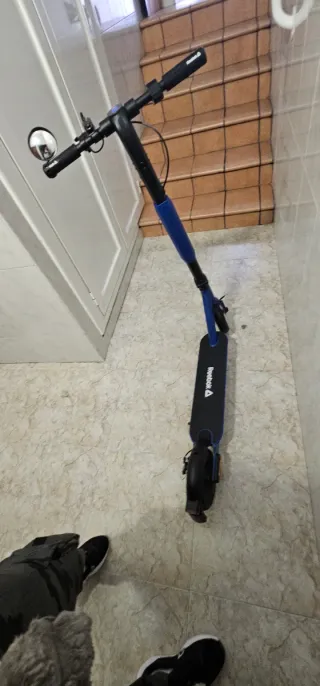 Patinete Eléctrico Reebok - 2 Meses de uso