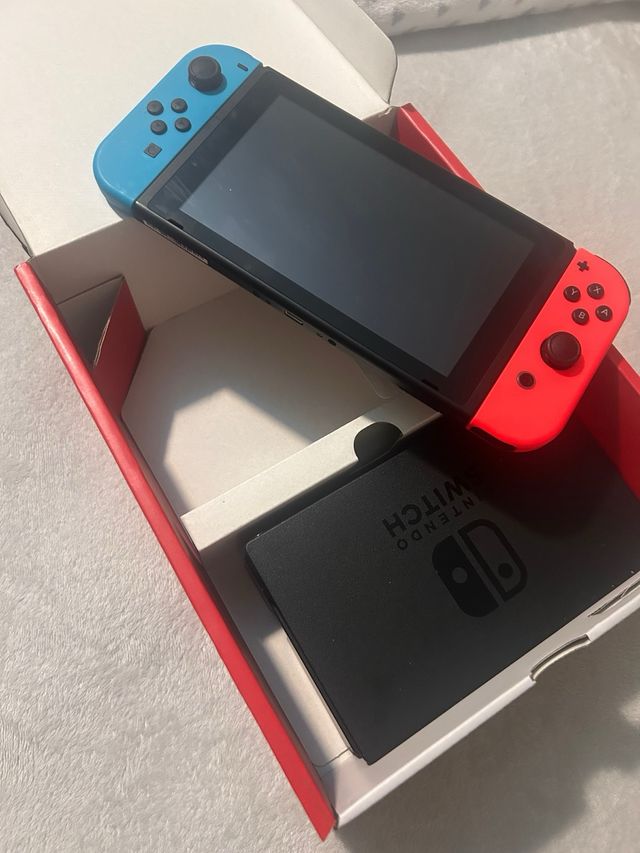 Nintendo Switch Azul y Rojo