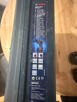 3 Baterías Bosch GSR 12-2 más cargador