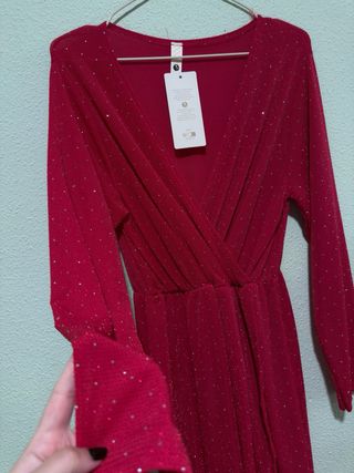 Vestido rojo brillante manga larga