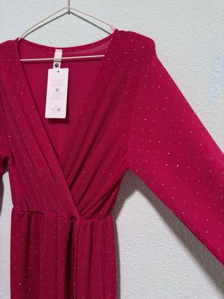 Vestido rojo brillante manga larga