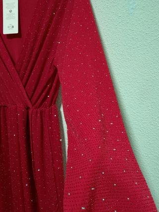 Vestido rojo brillante manga larga