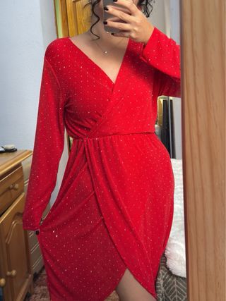 Vestido rojo brillante manga larga