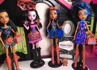 Monster High Robecca y Dracubecca (leer precios)