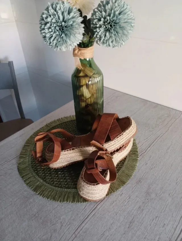 Sandalias esparto cuña marrón