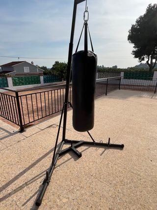 Saco de boxeo con soporte OUTSHOCK