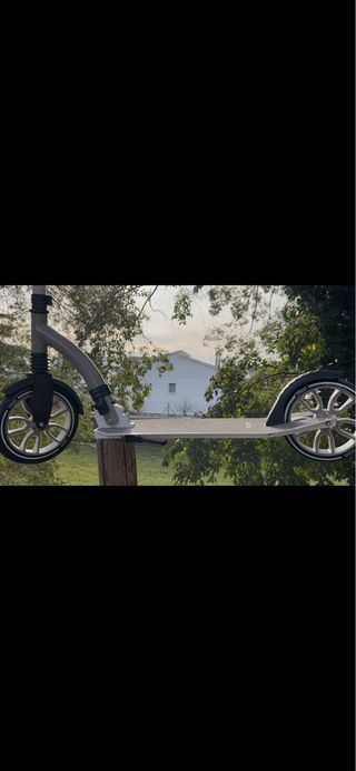 Patinete urbano gris