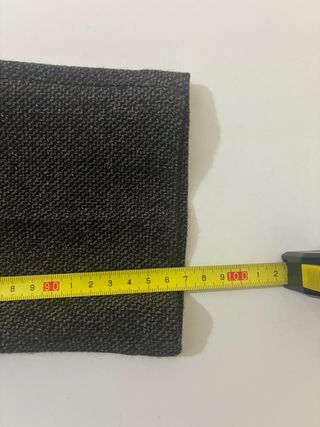 Pantalón gris con estampado tweed de Zara