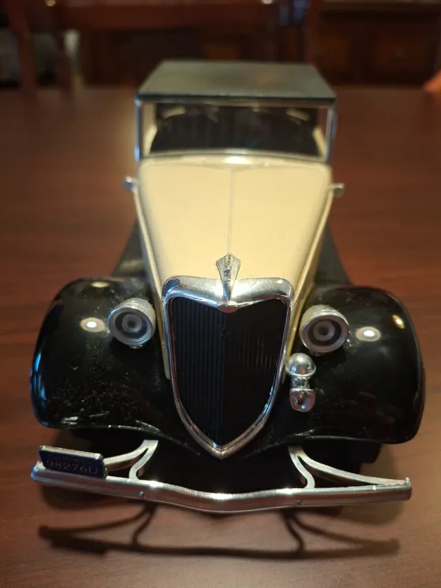 Ford 1934 Descapotable 1:18