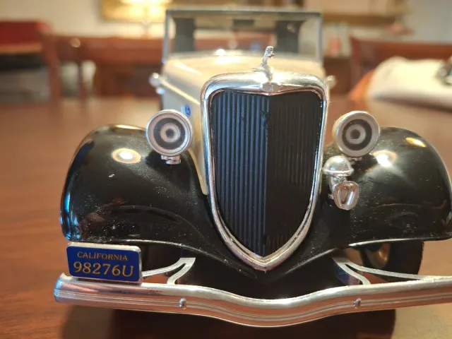 Ford 1934 Descapotable 1:18