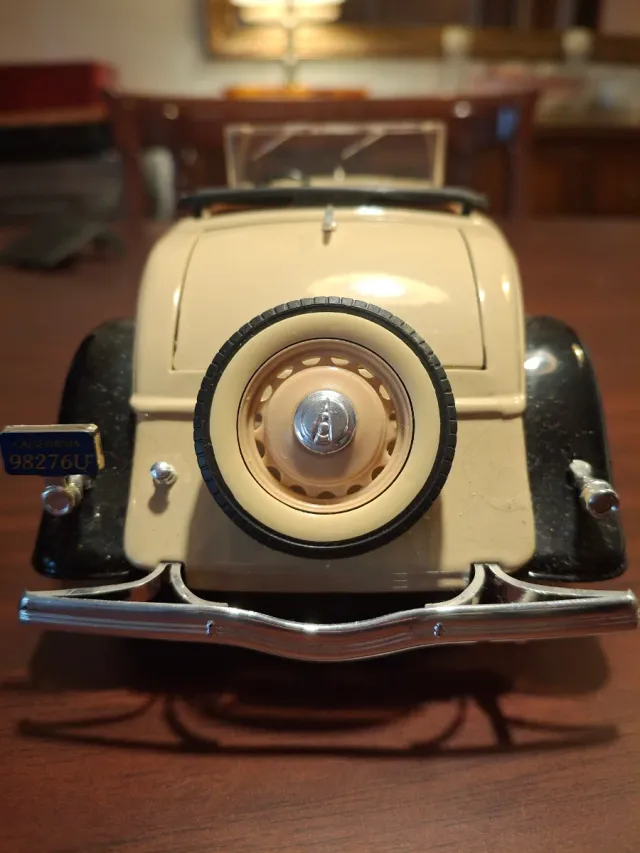 Ford 1934 Descapotable 1:18