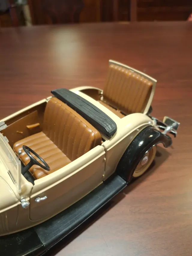 Ford 1934 Descapotable 1:18
