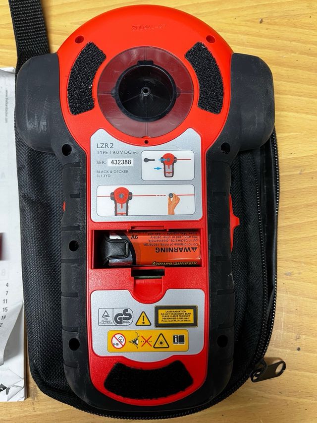 Nivel Láser BLACK & DECKER Láser Plus LZR2