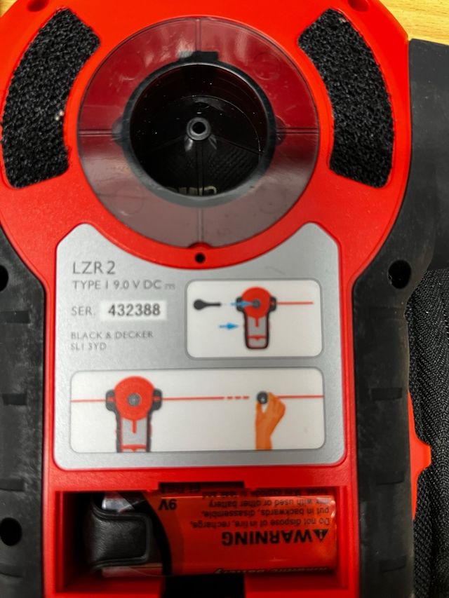 Nivel Láser BLACK & DECKER Láser Plus LZR2