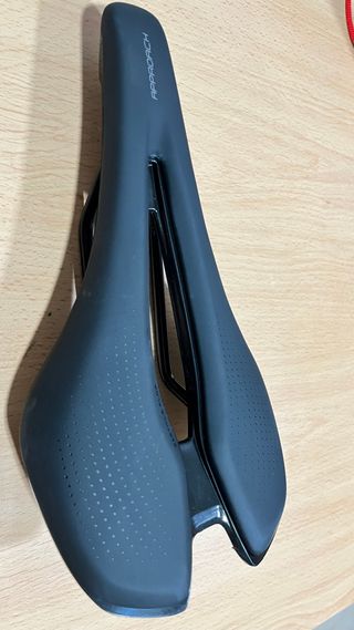 Sillín Giant Approach 145