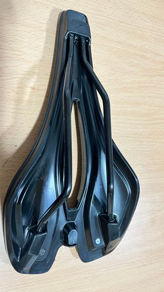 Sillín Giant Approach 145