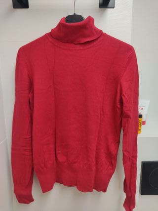 Jersey H&M cuello alto rojo