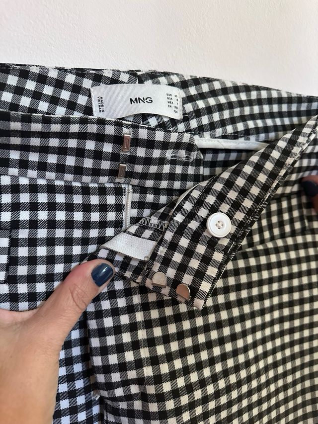 Pantalones Mango cuadros blanco y negro