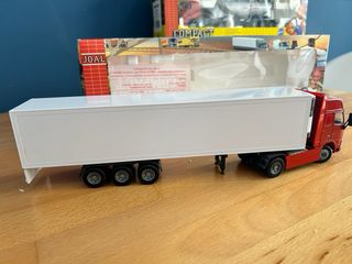 Camión Joal Compact Volvo FH16