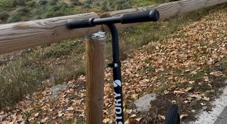 Patinete urbano negro