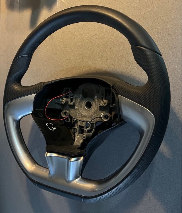 Volante Citroen C3 / Peugeot 208