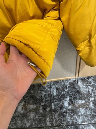 Chaqueta acolchada mostaza talla s