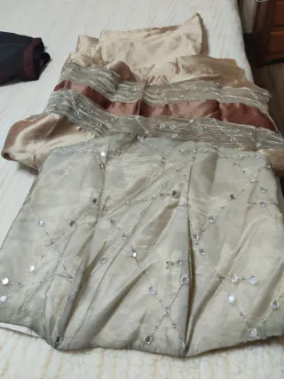 Vestido de fiesta beige y rosa con cristalitos