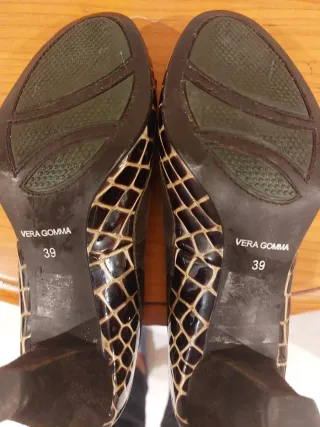 Zapatos de vestir To Be marrones. Charol y ante