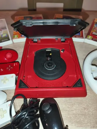 Nintendo Wii Mini con juegos y accesorios