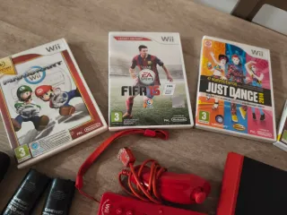 Nintendo Wii Mini con juegos y accesorios