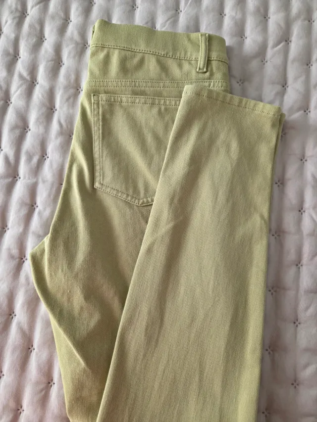 Pantalón vaquero verde