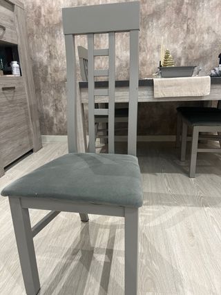 Mesa de comedor con 4 sillas