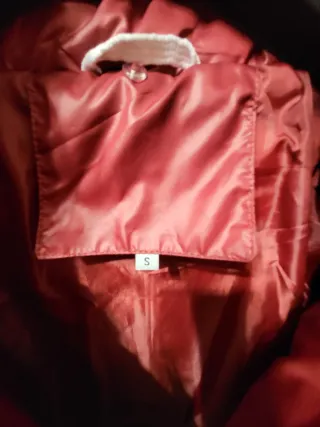 Plumas granate talla S