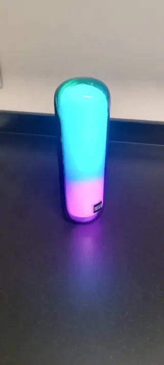 Altavoz Inalámbrico Negro y Rojo