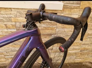 Bicicleta Trek Domane Morada arcoiris