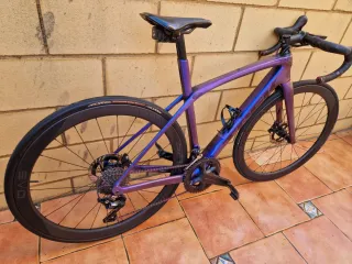 Bicicleta Trek Domane Morada arcoiris