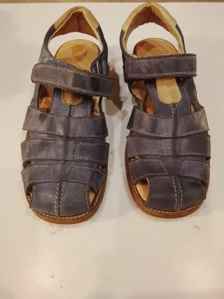 Sandalias cubiertas azul y beige