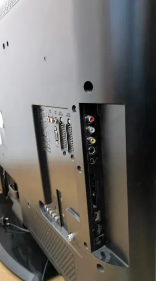 Televisor Philips HD 47 pulgadas. Color Negro.