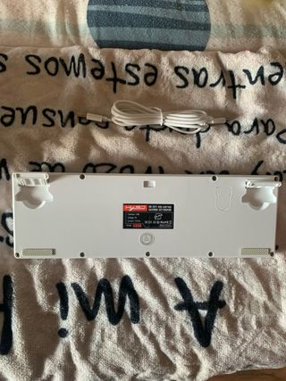 Teclado Gamer Blanco 60% RGB