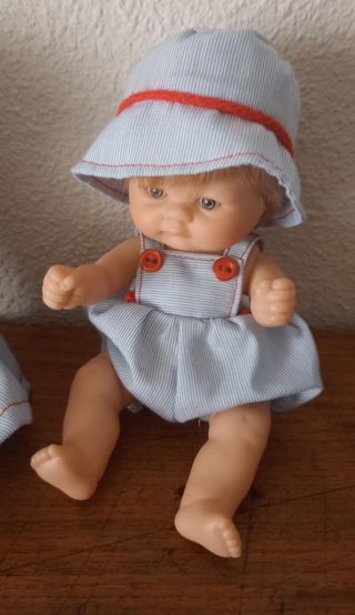 Lote 2 Muñecos Bebé Vestidos